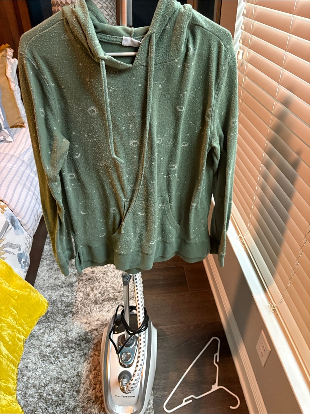 Women’s Green Hooded Long-Sleeve Pullover
